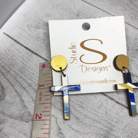 Artisan handmade wooden cross dangle drop earrings statement lightweight. - Picture 3 of 4